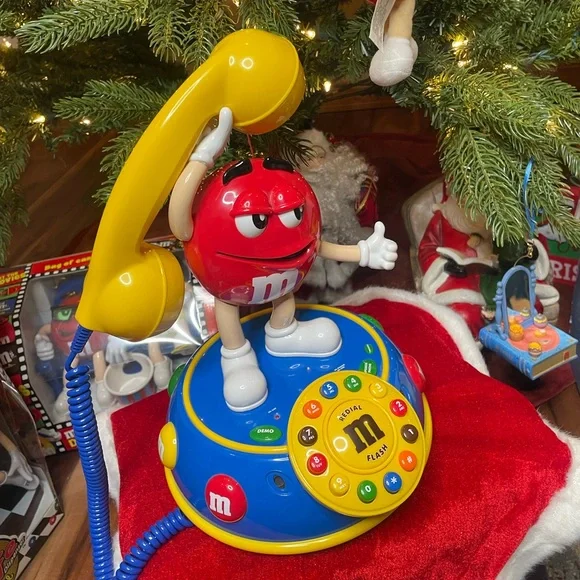 One-of-a-Kind Vintage M&M Phone – The Ultimate Retro Find! - Picture 3 of 6